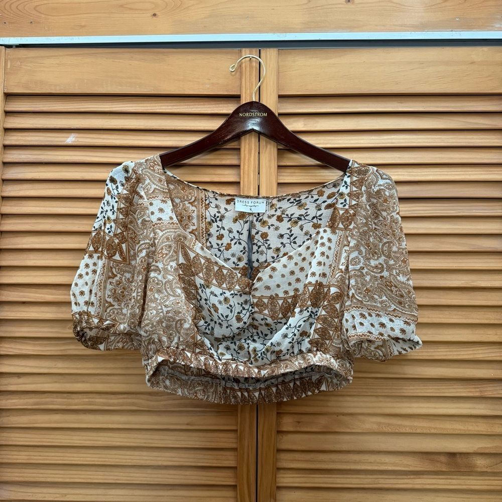 NWT Dress Forum floral crop top size medium